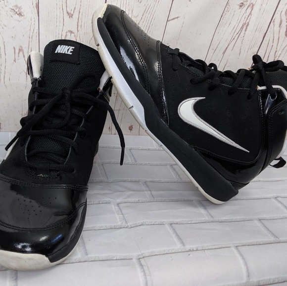 nike team hustle d5